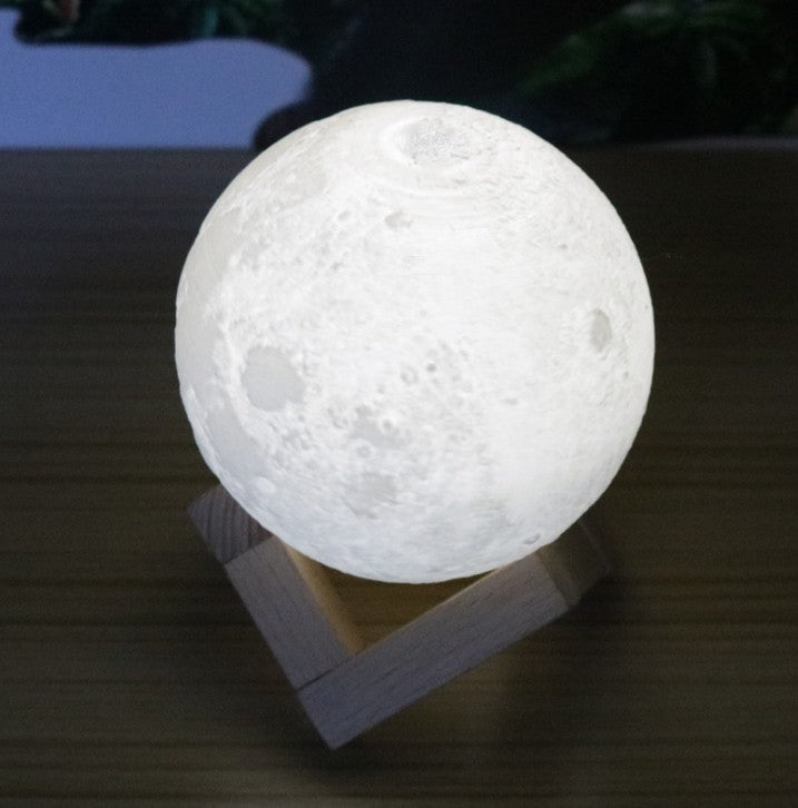 LunaOrb — 3D Moon Touch Lamp
