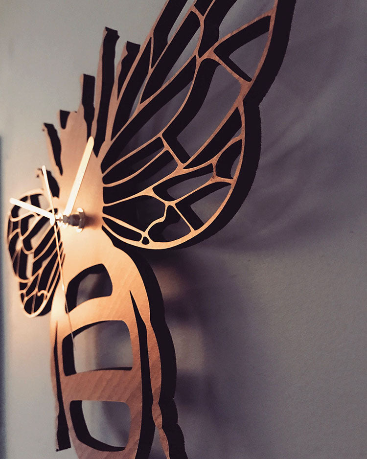 NovaBee — Creative Bamboo Bee Wall Clock