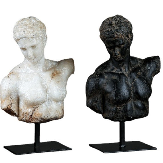 NovaVenus — Nordic Vintage Venus Figurine