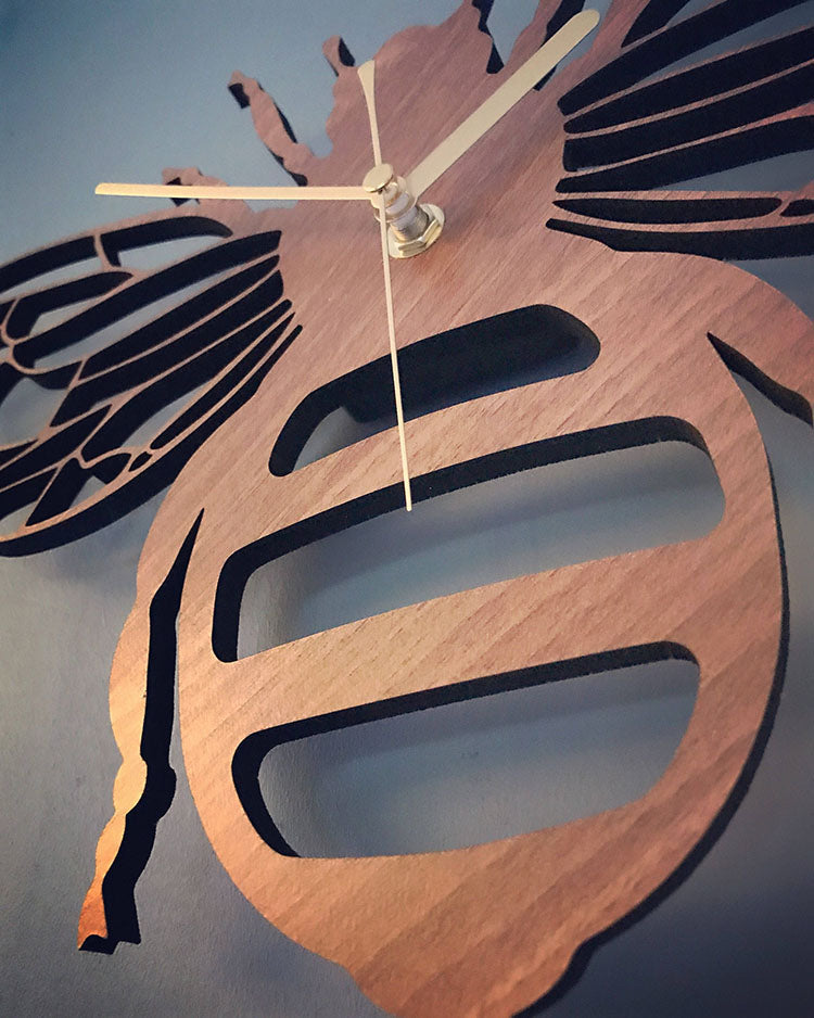 NovaBee — Creative Bamboo Bee Wall Clock