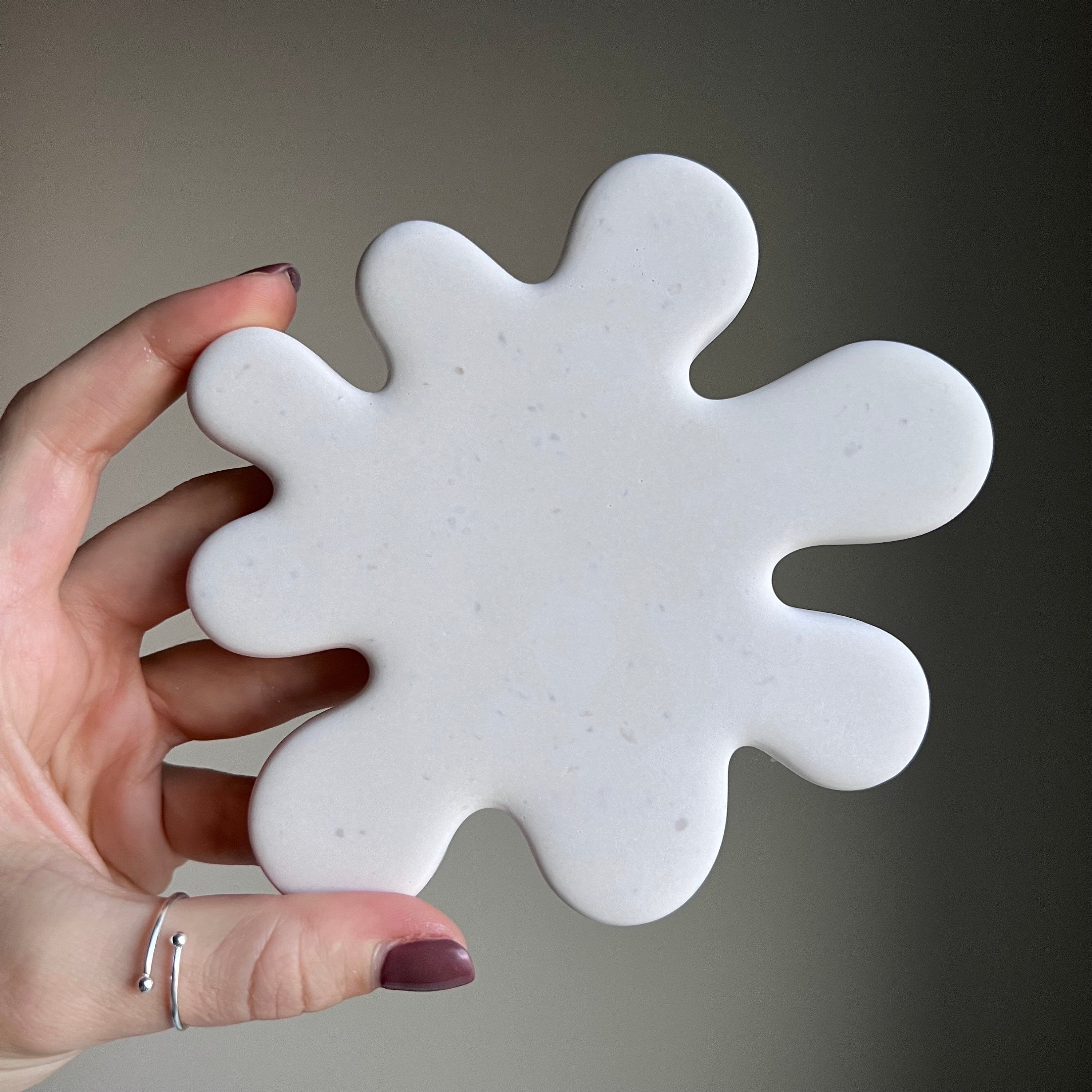 Blob Jesmonite Candlestick Holder: Modern Table Decor-2