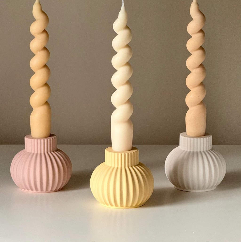 Ribbed Jesmonite Candlestick Holder: Minimalist Table Decor-2