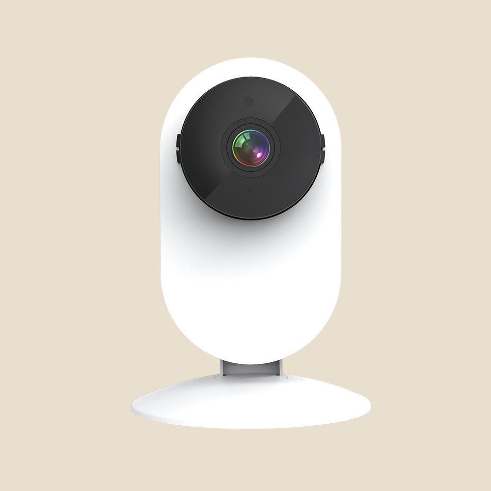 Biała kamera wewnętrzna NovaPulse 1080P WiFi z czarnym obiektywem i funkcją wykrywania ruchu