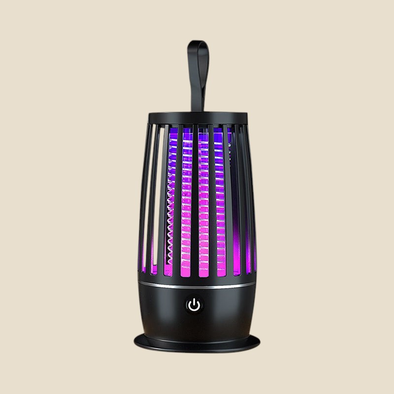 Lampa owadobójcza NovaPulse z fioletowym światłem UV, bezchemiczna i ładowana przez USB, w czarnej obudowie.