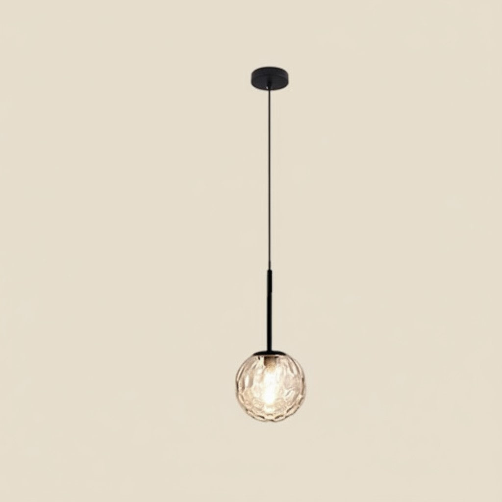 Lampa wisząca NovaPulse NordicOrb z teksturowaną szklaną kulą i czarnym wykończeniem w stylu skandynawskim