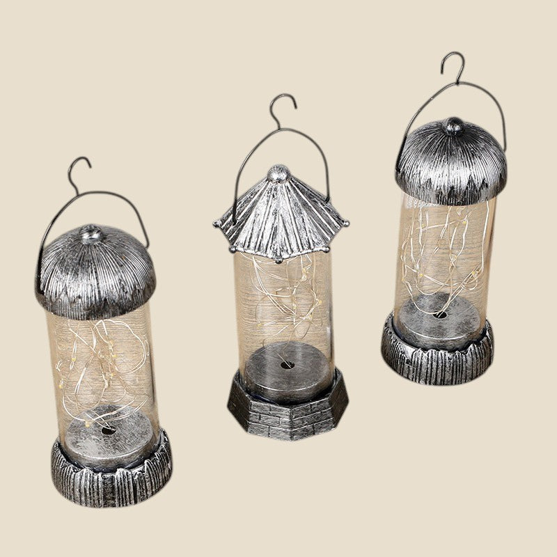 Zestaw trzech lamp stołowych NovaPulse w stylu retro z metalowymi elementami w kolorze postarzanego srebra i szklanymi kloszami