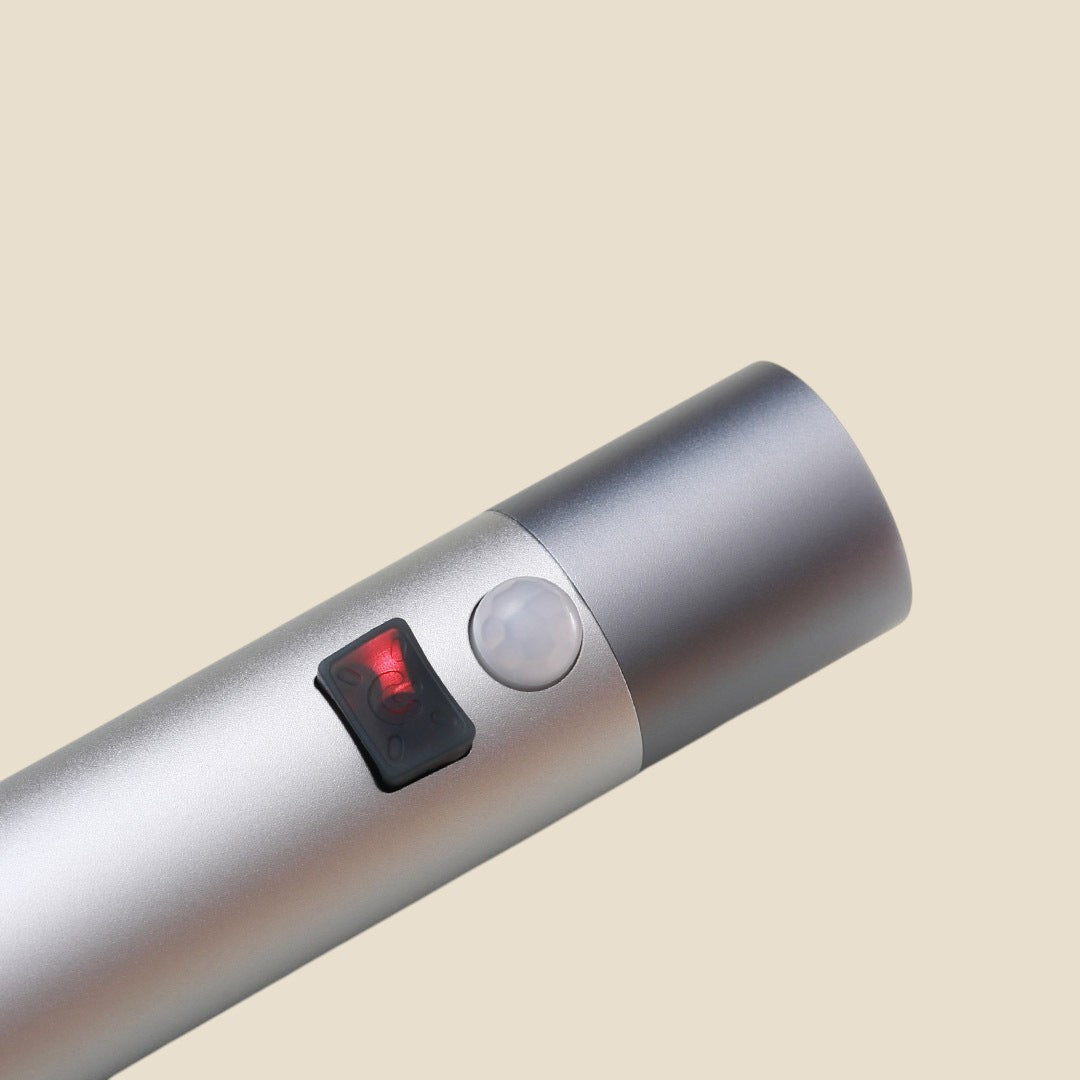 Wielofunkcyjna latarka NovaPulse Xiaomi z czujnikiem ruchu i srebrną obudową