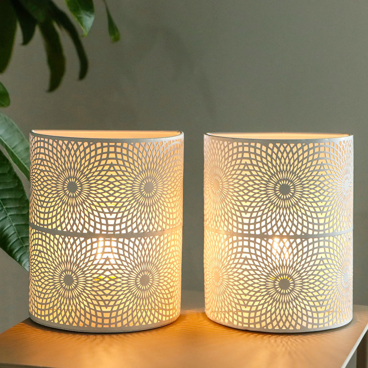Set of 2 8''H Wall Battery Powered Lamp (Sunflow white)-1